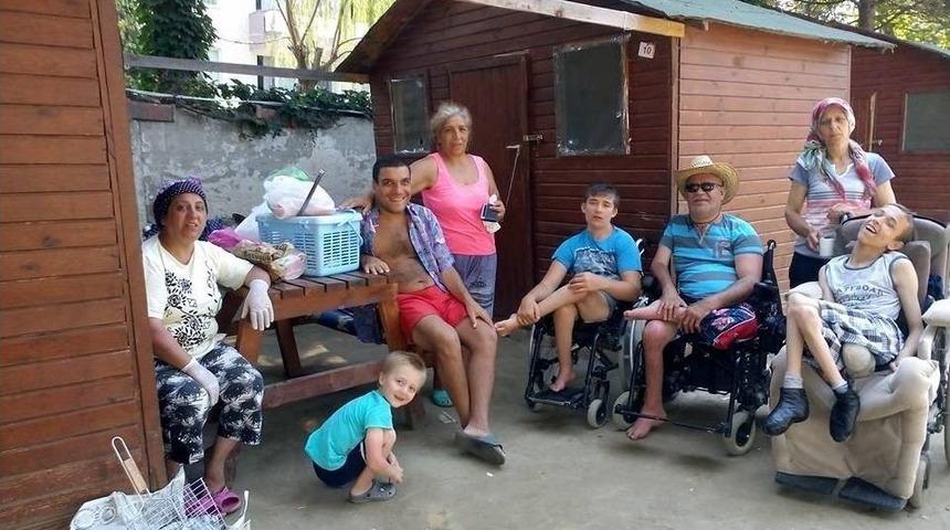 Engelliler Derneği &Uuml;yeleri Yaz Kampında