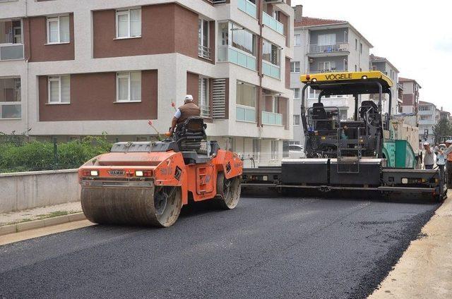 Dikilitaş Caddesi Asfalt Yenileme Çalışmaları Başladı