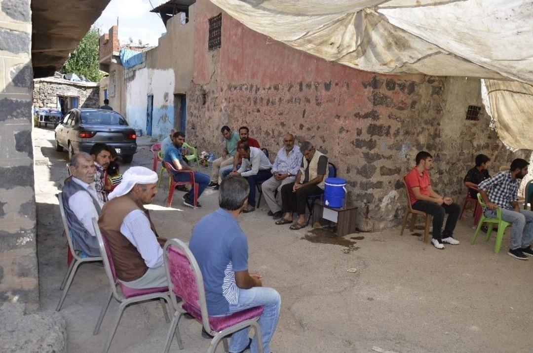 Bı&ccedil;aklanan Askerin Evinde H&uuml;z&uuml;n