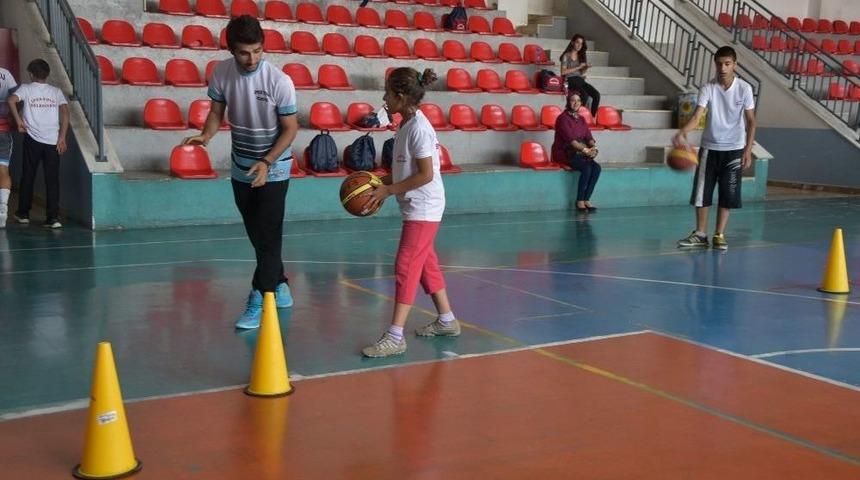 İpekyolu Belediyesinin Yaz Spor Okullarına Yoğun İlgi