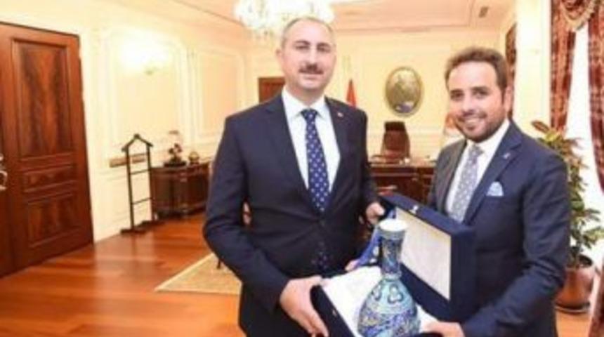 Milletvekili İshak Gazel, Adalet Bakanı Abdulhamit G&uuml;l İle G&ouml;r&uuml;şt&uuml;