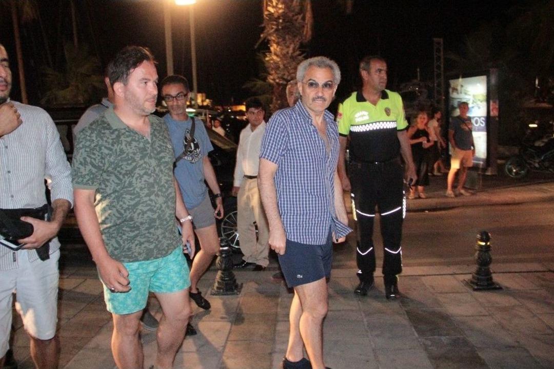 Bodrum Sokaklarını Elinde Tesbihle Gezen Suudi Prensi Kimse Tanımadı