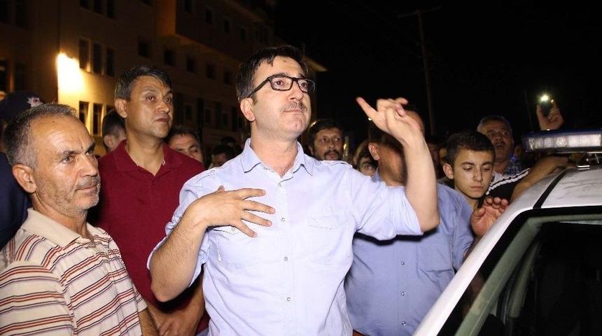 &Ouml;l&uuml;ml&uuml; Kaza Vatandaşı Sokaklara D&ouml;kt&uuml;