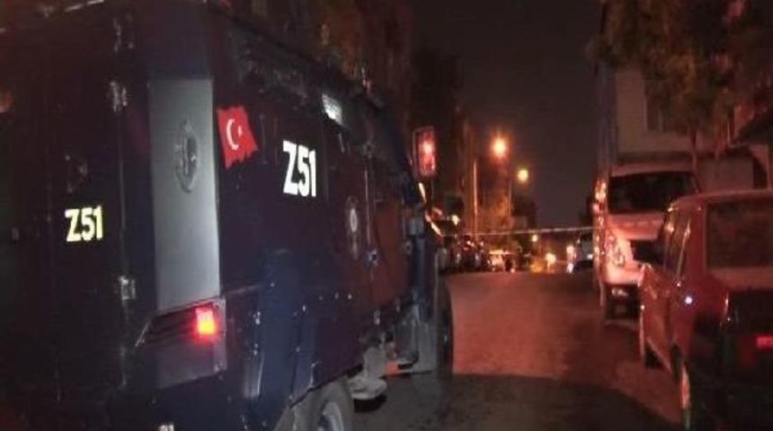 Gaziosmanpaşa'da Kurşunlama,1'i Polis 2 Kişi Hafif Yaralı