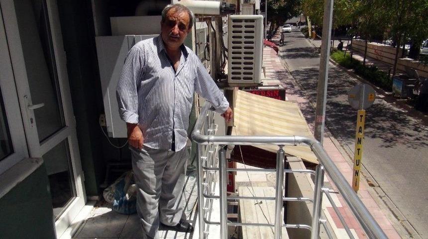 (&ouml;zel Haber) Hırsız Girdiği İş Yerinde Emlak&ccedil;ının Pantolonunu &Ccedil;aldı