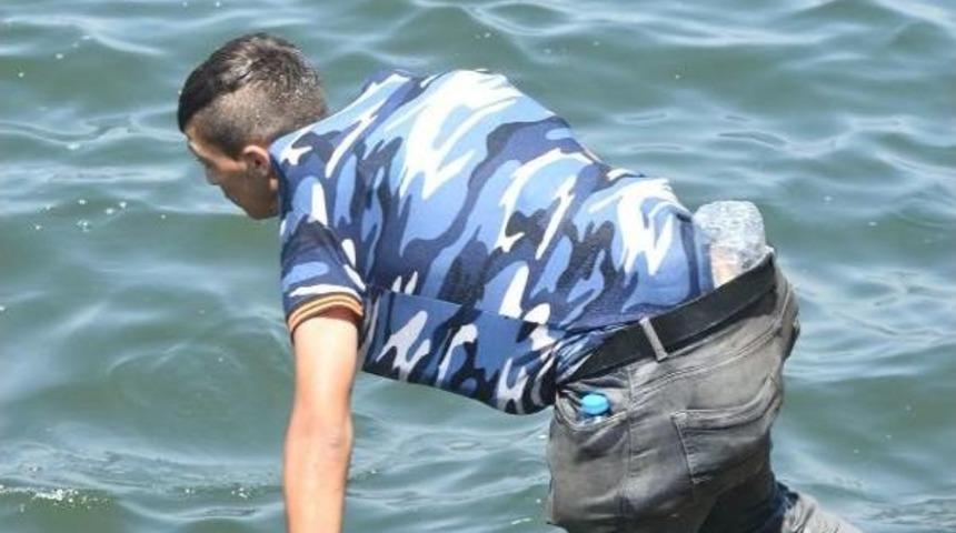 Pet Şişeler Can Yeleği Oldu