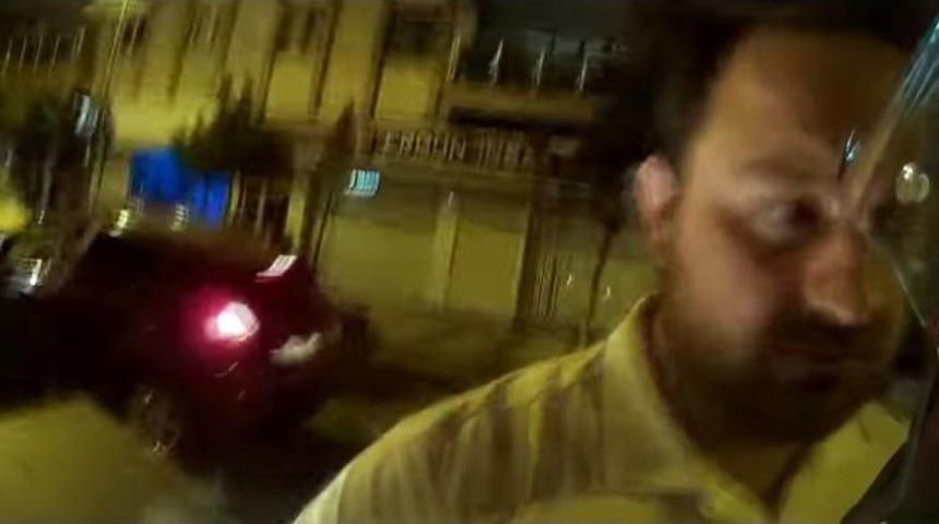 Otomobil Ve Motosiklet S&uuml;r&uuml;c&uuml;s&uuml; Trafikte Tekme Tokat Kavga Etti