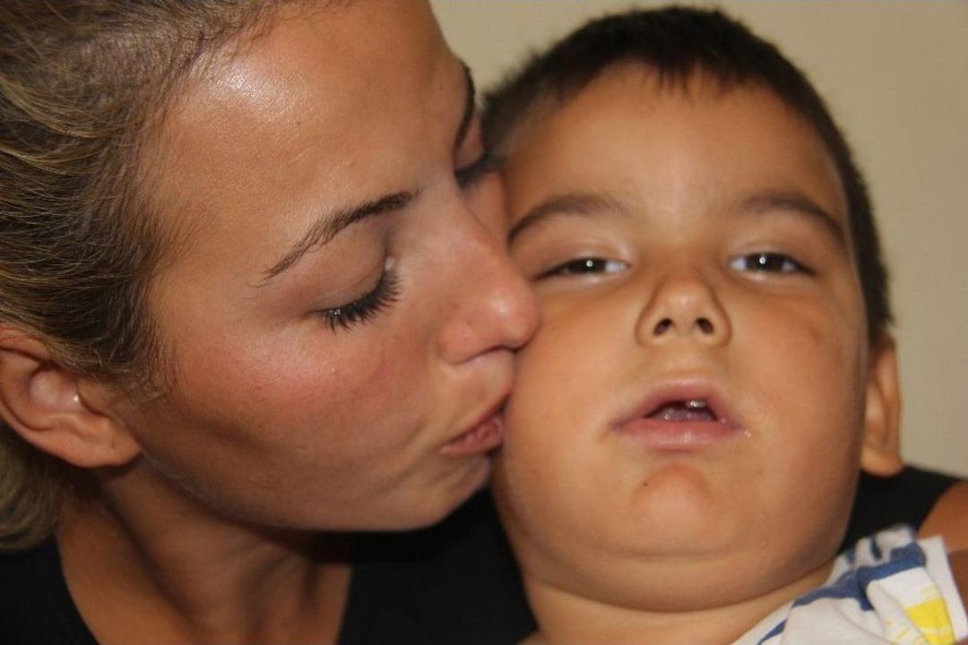 (&ouml;zel Haber) Sma Hastası Minik Tunahan Yardım Bekliyor