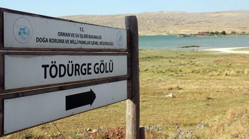 T&ouml;d&uuml;rge G&ouml;l&uuml;nde 4 Bin Yıl &Ouml;nce Kaybolan Kent Aranıyor