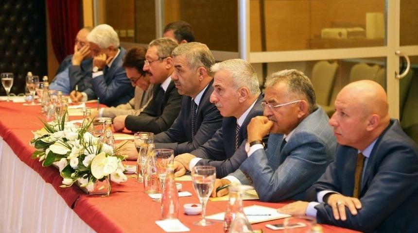 Vali Kam&ccedil;ı &ldquo;kayseri Tanıtım Grubu&rdquo; Toplantısına Katıldı