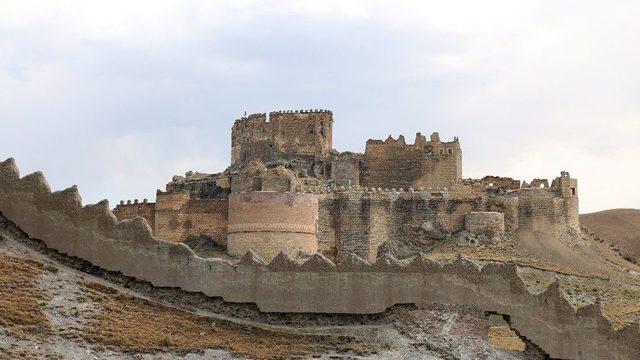 Gürpınar Belediyesi Kültürel Mirasa Sahip Çıkıyor
