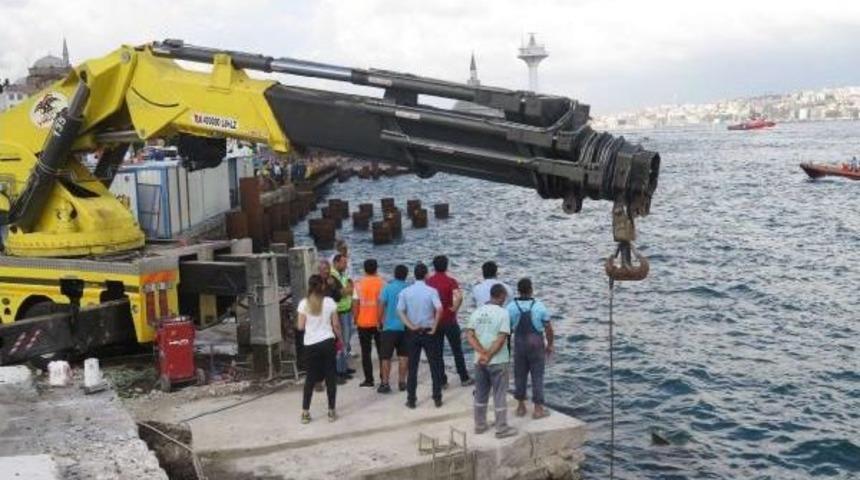 &Uuml;sk&uuml;dar'da Denizden Ceset &Ccedil;ıktı