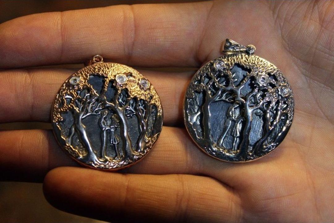 Adriana Lima&rsquo;nın Meşhur Kolyesi İzmirli Firmadan