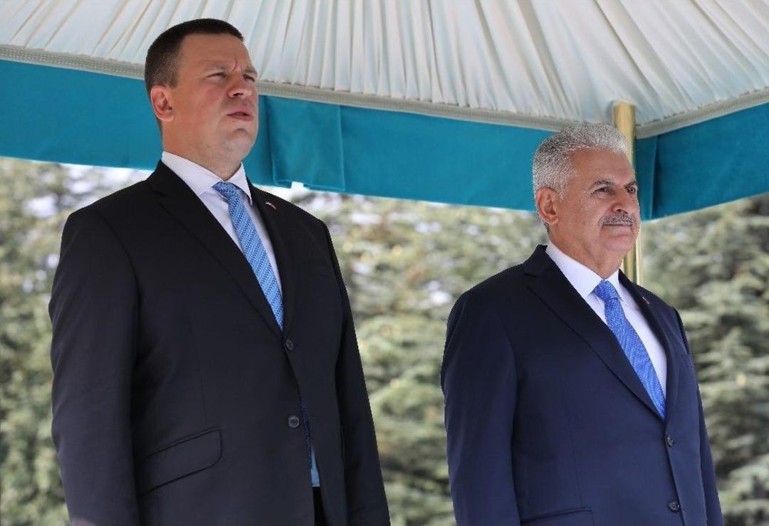 Başbakan Yıldırım, Estonya Başbakanı Juri Ratas&rsquo;ı Resmi T&ouml;renle Karşıladı