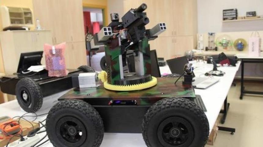 Kocaeli &Uuml;niversitesi &Ouml;ğrencileri Insansız Kara Aracı Geliştirdi