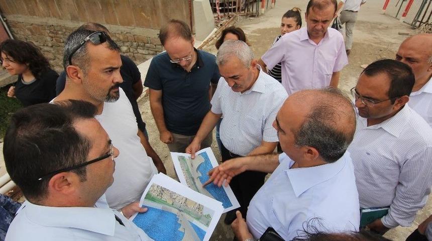 Tarihi Koyunbaba K&ouml;pr&uuml;s&uuml;n&uuml;n &Ccedil;evresi De Taş Duvar Olacak