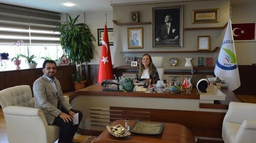 Rekt&ouml;r &Ccedil;akar&rsquo;ın A&ccedil;ık Kapı Uygulaması Devam Ediyor