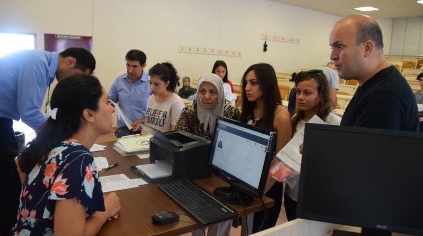 D&uuml;zce &Uuml;niversitesi Yeni Değerlerine Kavuşmanın Mutluluğunu Yaşıyor