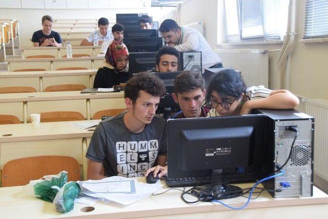 Düzce Üniversitesi Yeni Değerlerine Kavuşmanın Mutluluğunu Yaşıyor