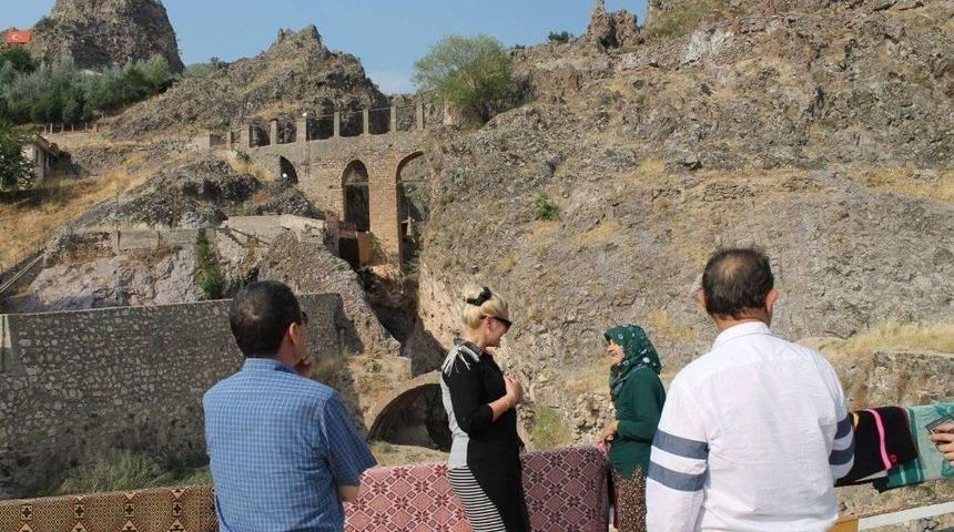 Zahide Yetiş Eskigediz&rsquo;e Hayran Kaldı