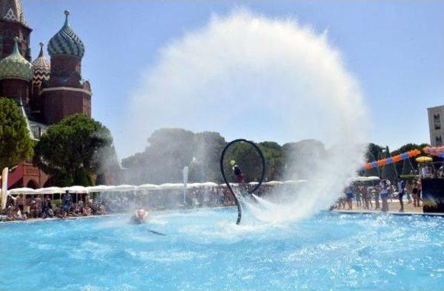 Dünya Starlarına Flyboard Öğretiyor