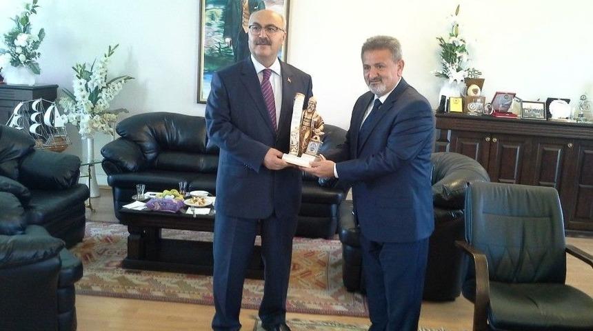 Aydın Valisi K&ouml;şger, &ldquo;her Zaman Esnaf Ve Sanatkarlarımızın Her Zaman Yanındayız&rdquo;