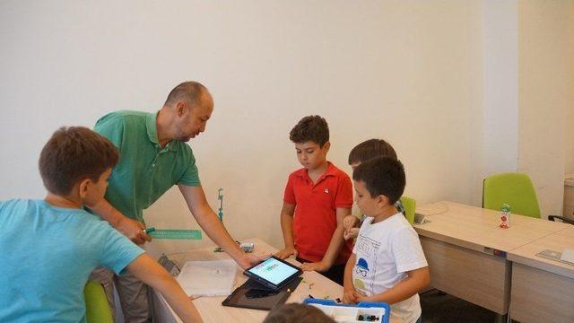 Atso’dan Çocuklara “robotik Kodlama” Eğitimi