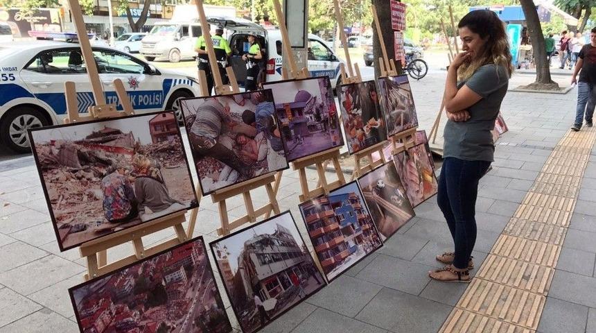Eşini Ve Oğlunu Kaybettiği Depremi Unutturmamak İ&ccedil;in Her Yıl Sergi A&ccedil;ıyor