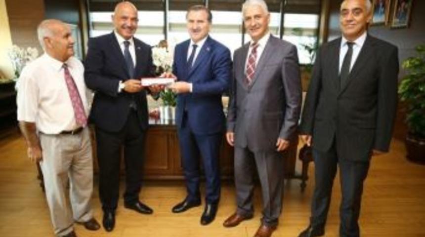 Ilıcalı, Bakan Bak&rsquo;ı Makamında Ziyaret Etti