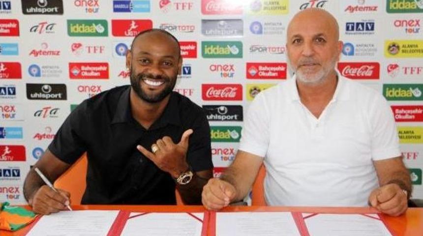 Alanyaspor, Vagner Love'ın S&ouml;zleşmesini 2 Yıl Daha Uzattı