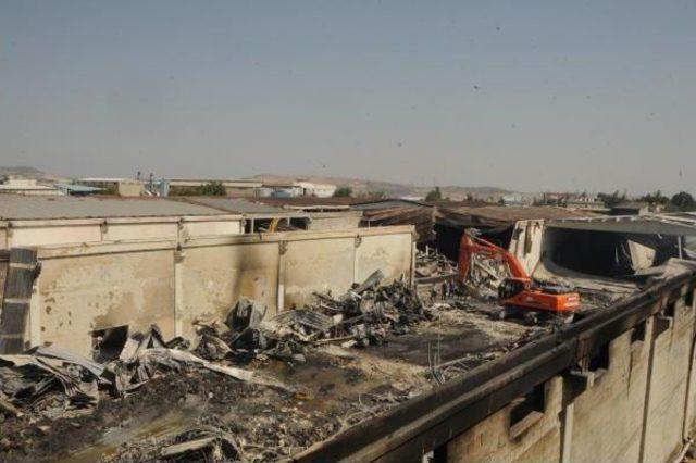 Gaziantep'te Yanan Fabrikanın Sahibine Halen Ulaşılamadı