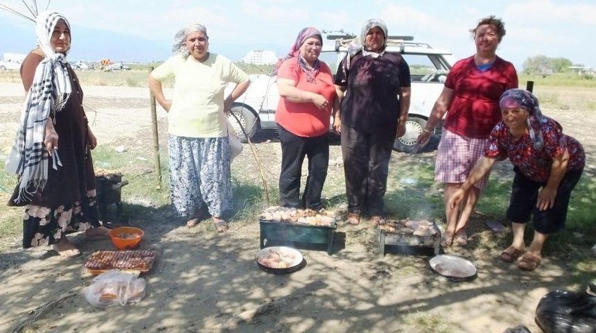 Burhaniye&rsquo;de Kursiyer &Ccedil;ocuklar Piknikte Buluştu