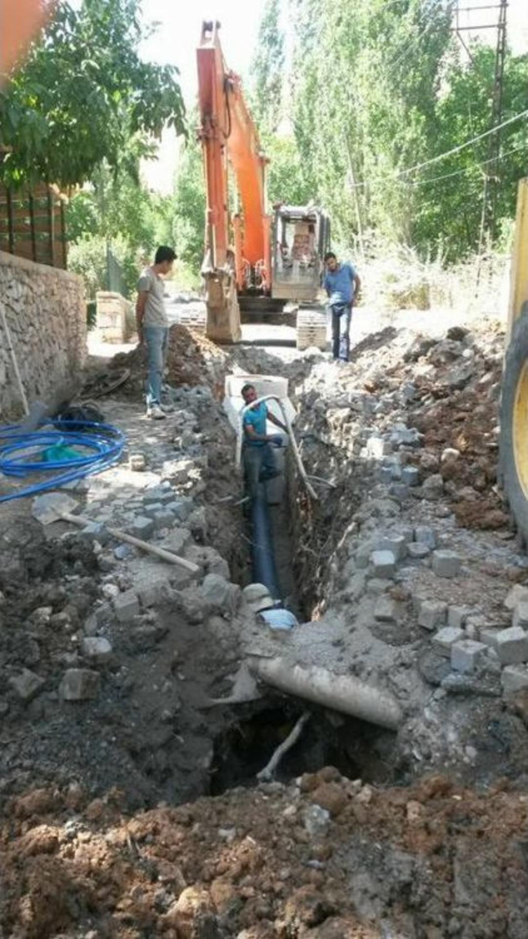 Van&rsquo;ın Bah&ccedil;esaray&rsquo;da Alt Yapı &Ccedil;alışmaları Devam Ediyor