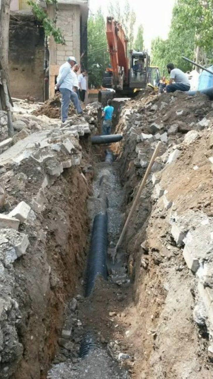 Van’ın Bahçesaray’da Alt Yapı Çalışmaları Devam Ediyor G3