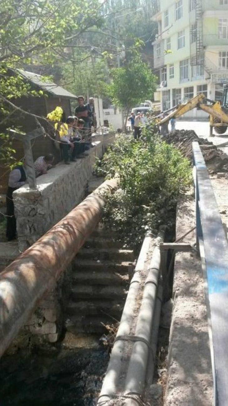 Van’ın Bahçesaray’da Alt Yapı Çalışmaları Devam Ediyor G4