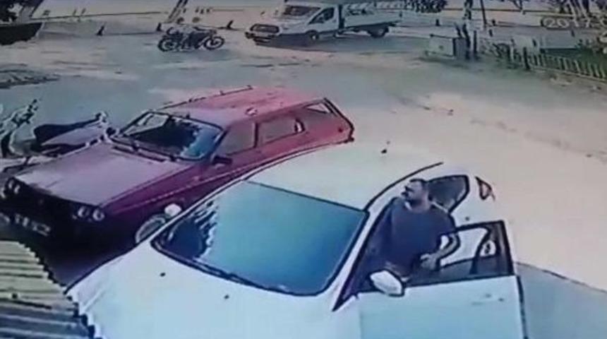 Motosiklet Kamyonetle &Ccedil;arpıştı: 2 Yaralı