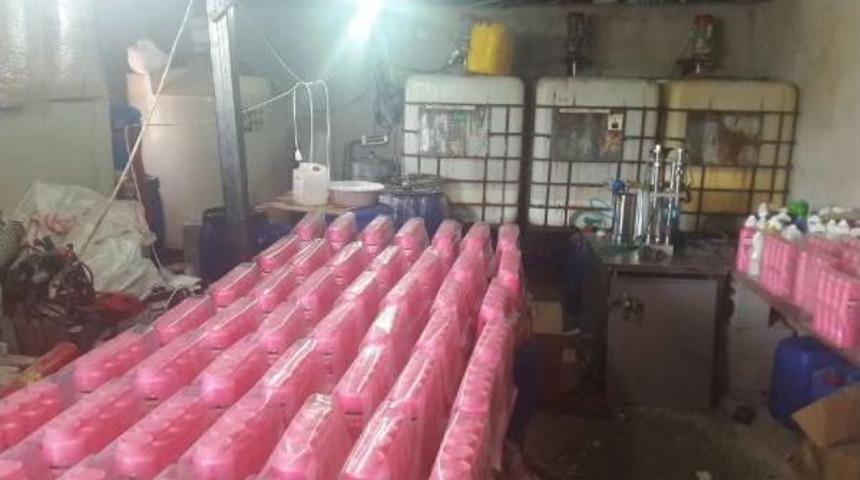 Mersin'de 9 Ton Sahte Şampuan Ele Ge&ccedil;irildi