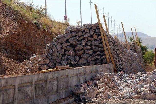 Malatya Stadyumu’nda Çalışmalar Sürüyor