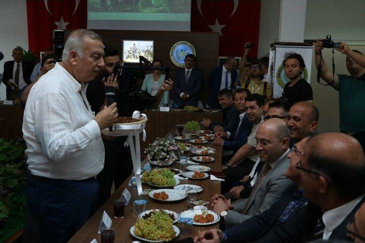 Sezonun İlk Kuru Üzümü Açık Arttırmayla Satıldı G5