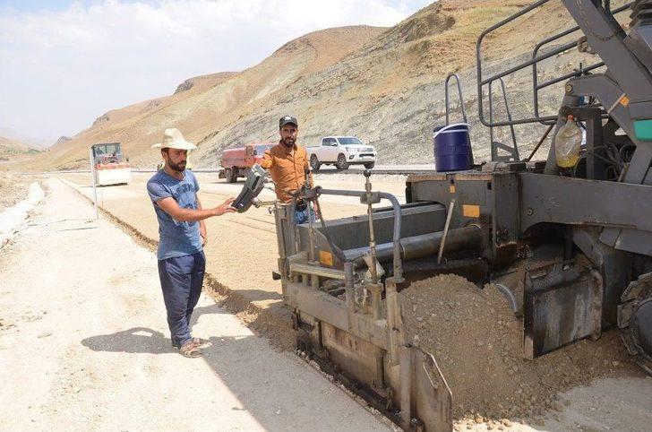 Yüksekova-esendere Yolu Yenileniyor G2