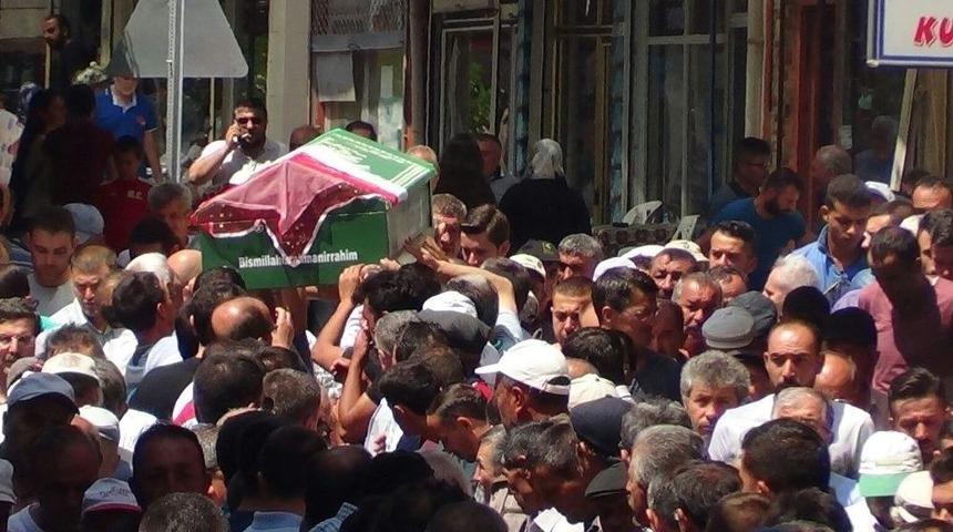 Genç Öğretmen Evinde Fenalaşarak Hayatını Kaybetti