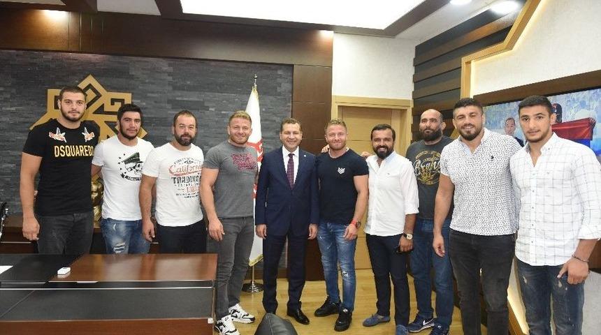 Başpehlivan Balaban’dan, Başkan Yılmaz’a Teşekkür