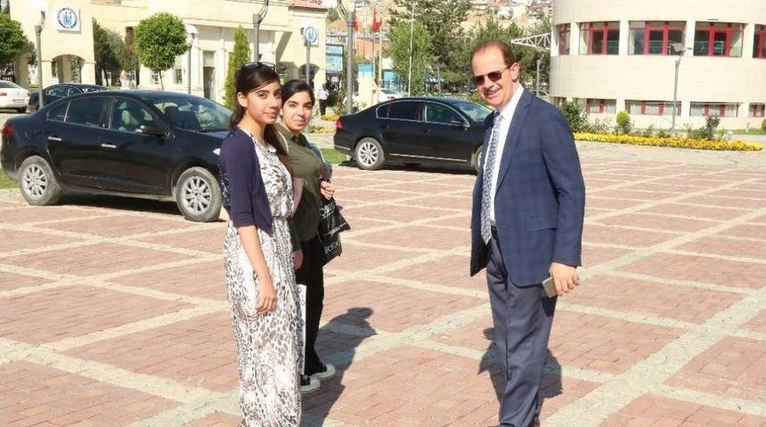 Bayburt &Uuml;niversitesinde Kayıt Heyecanı