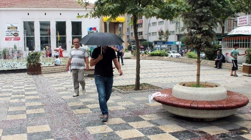 Elazığ Sağanakla Birlikte Serinledi