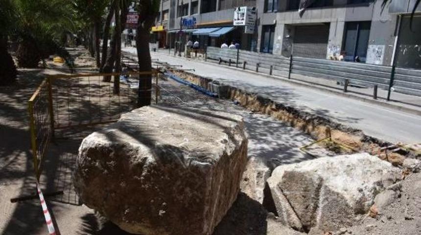 Tramvay Inşaatına Tarihi Eser Molası