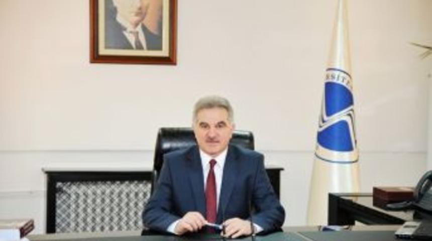 Sa&uuml; Rekt&ouml;r&uuml; Muzaffer Elmas: