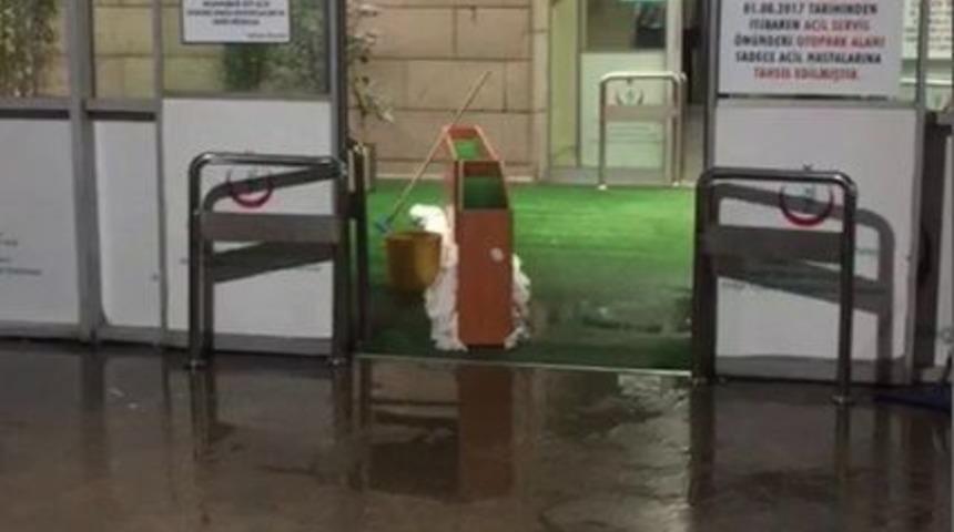 Acil Servisi Su Bastı