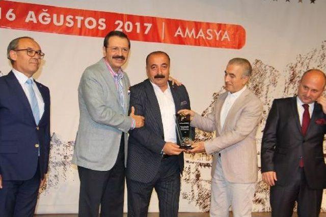 Tobb Başkanı Hisarcıklıoğlu, Işadamlarına Ödül Verdi