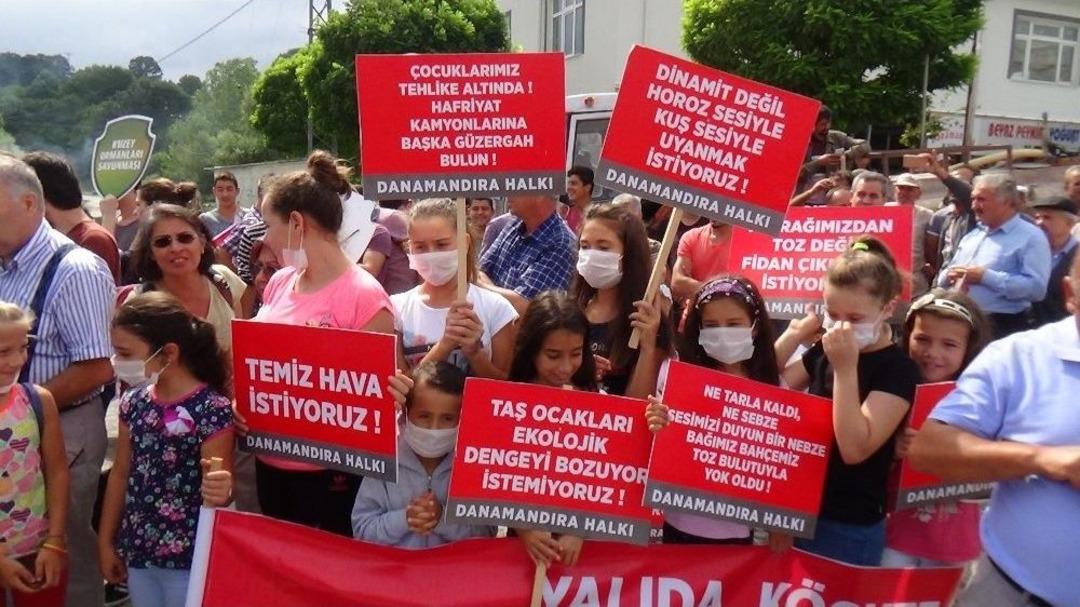 Silivri&rsquo;de Kadın Ve &Ccedil;ocuklardan &ldquo;hafriyat Kamyonu&rdquo; Eylemi