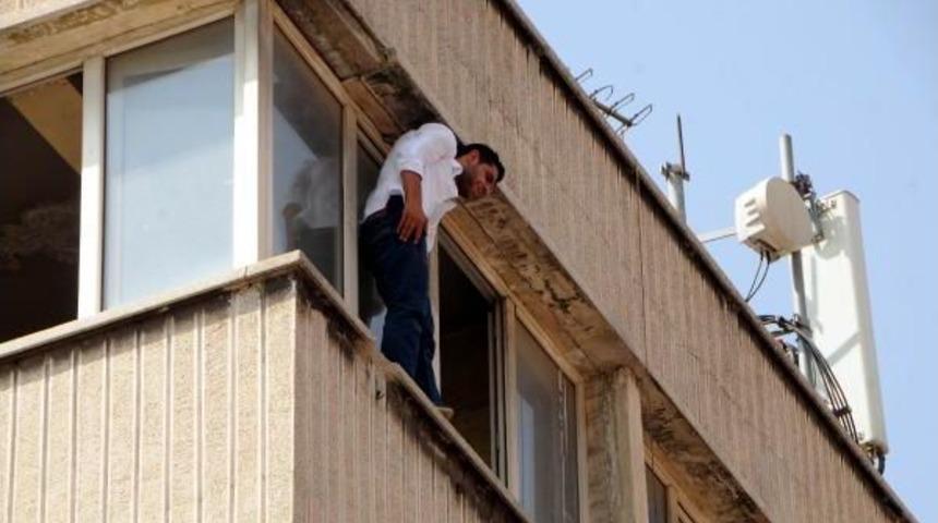 Ailesi Evlenmek Istediği Kıza Karşı Çıkınca Intihara Kalkıştı